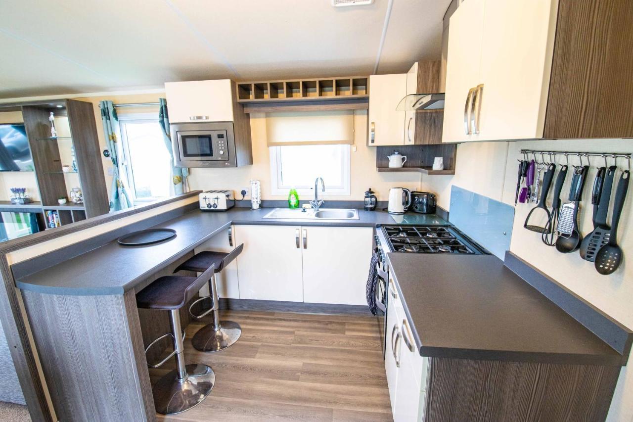 Big Skies Platinum Plus Holiday Home With Wifi, Netflix, Dishwasher, Decking Camber Zewnętrze zdjęcie