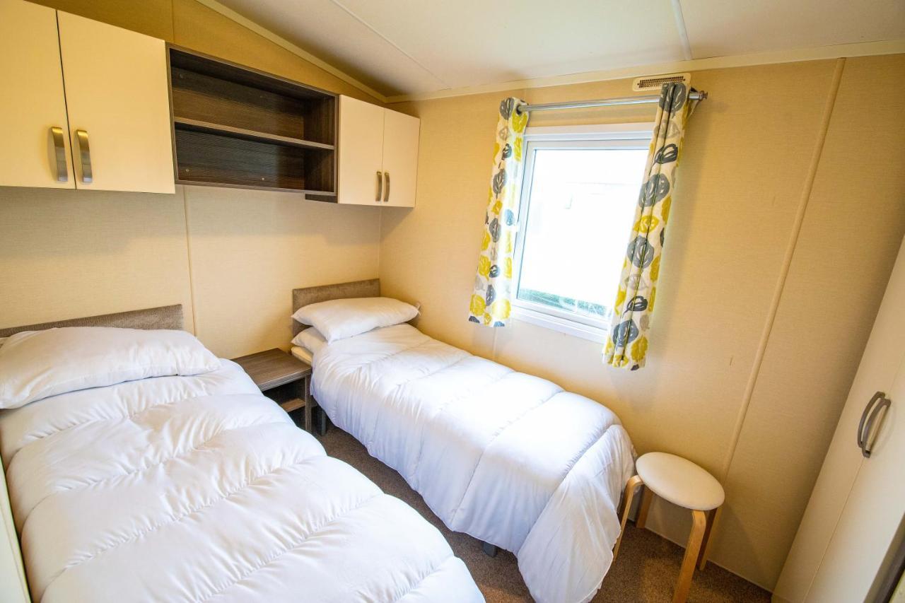 Big Skies Platinum Plus Holiday Home With Wifi, Netflix, Dishwasher, Decking Camber Zewnętrze zdjęcie