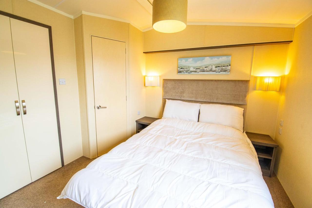 Big Skies Platinum Plus Holiday Home With Wifi, Netflix, Dishwasher, Decking Camber Zewnętrze zdjęcie