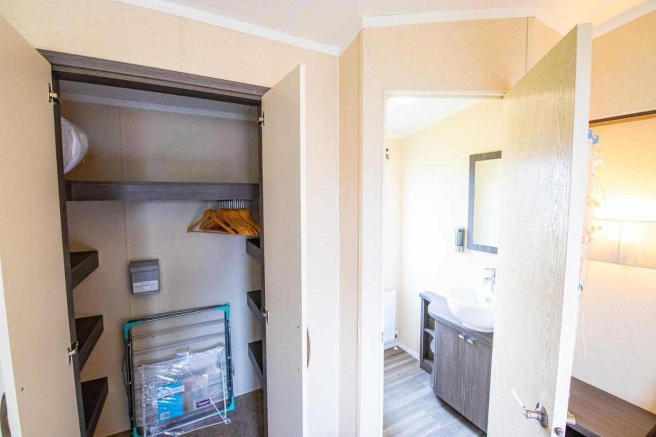 Big Skies Platinum Plus Holiday Home With Wifi, Netflix, Dishwasher, Decking Camber Zewnętrze zdjęcie