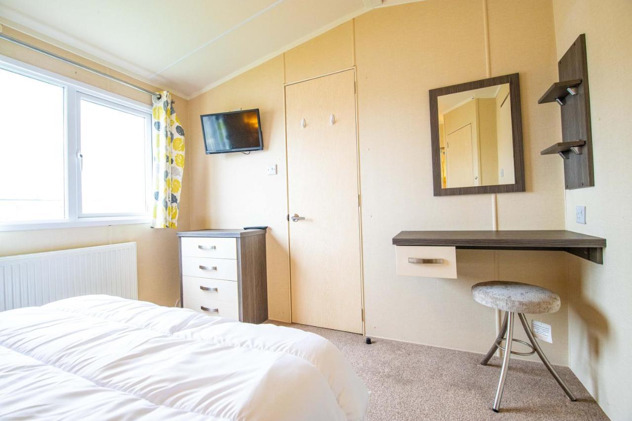Big Skies Platinum Plus Holiday Home With Wifi, Netflix, Dishwasher, Decking Camber Zewnętrze zdjęcie